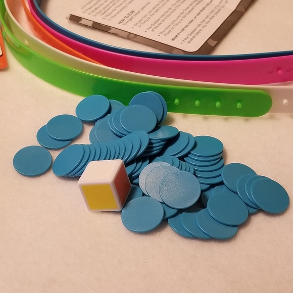 Spin Master Game HedBanz Act Up! - Picture 9 of 9